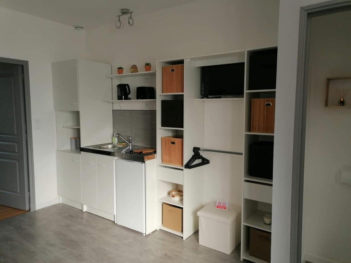 Charmant F2 Noyant Bagian luar foto